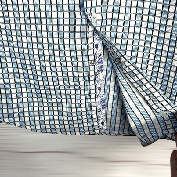 ROBERT GRAHAM Boy’s Button Up Shirt
Cotton Plaid Contrast Floral Cuffs M (10-12) - Picture 7 of 10